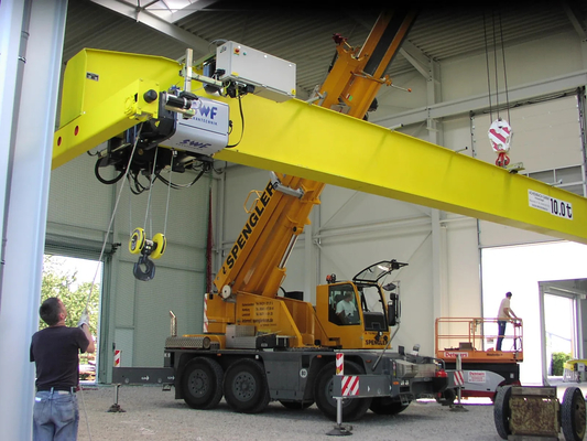 Mercado de cambios 5 Ton Single Beam European Overhead Crane With Trolley Yellow Painting