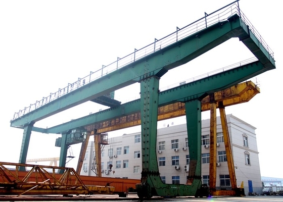 Viga doble modificada para requisitos particulares Goliath Crane 20 carretilla de 30 60 Ton Gantry Crane With Mobile
