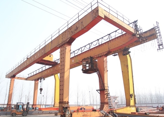 Viga doble modificada para requisitos particulares Goliath Crane 20 carretilla de 30 60 Ton Gantry Crane With Mobile