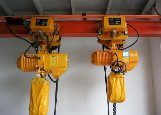 Equipo de elevación industrial de cadena eléctrico bajo del alzamiento del alzamiento 81db del espacio libre 0.5T-50T