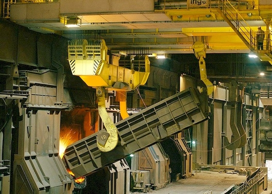 Cucharón doble metalúrgica Crane With Cabin Control del haz 32/10t de la planta de la acería