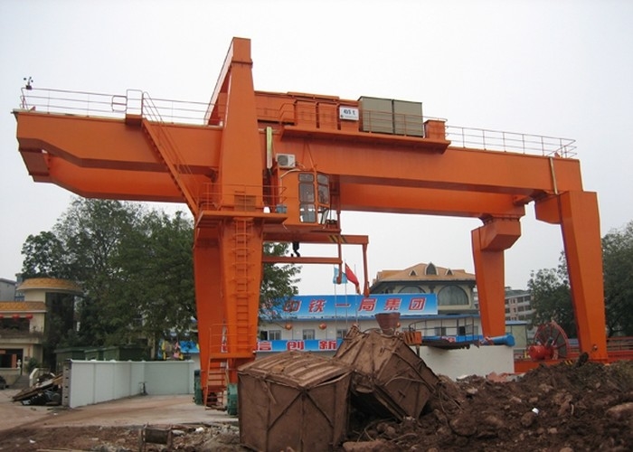Tipo palmo del neumático de MHL MDG de Crane Equipment el 12m el 16m los 20m de la construcción de carreteras